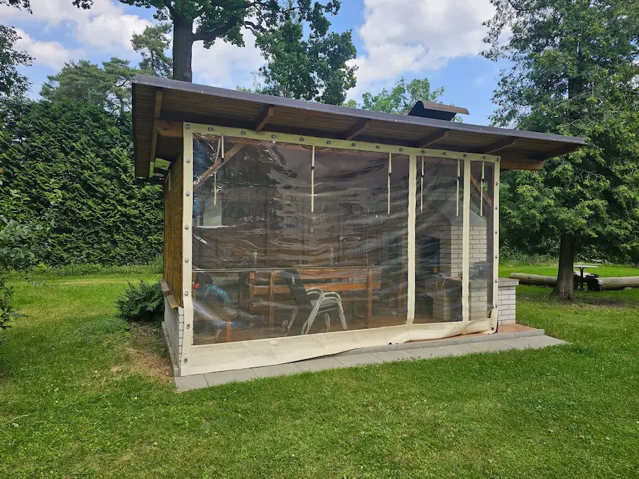 Dřevěná pergola s PVC plachtou