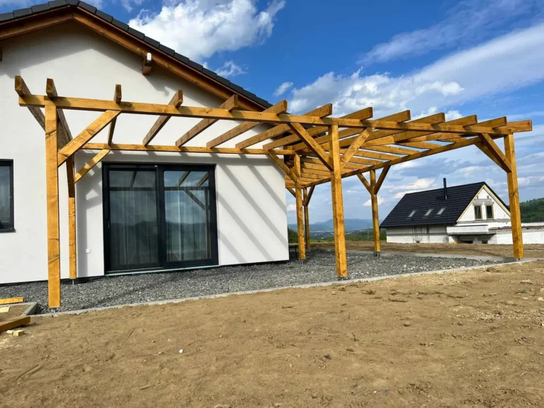Dřevěná pergola