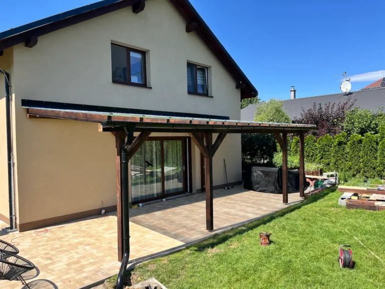 Dřevěná pergola
